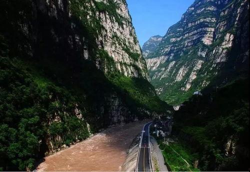 今日头条乐山旅游景区,山水画卷中的千年古镇与佛教圣地之旅